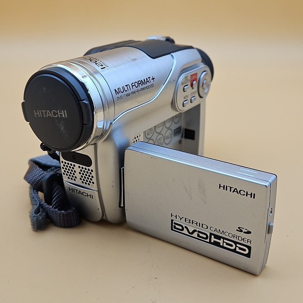 Hitachi‎ DZ-HS300E DVD/HDD/SD Camcorder Video Camera UNTESTED AS IS FOR PARTS
